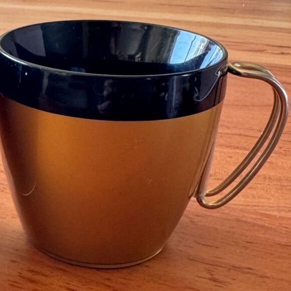 Vintage West Bend Thermo-Serv Gold Black Insulated Mugs MCM Coffee Cups Pair - Picture 6 of 8